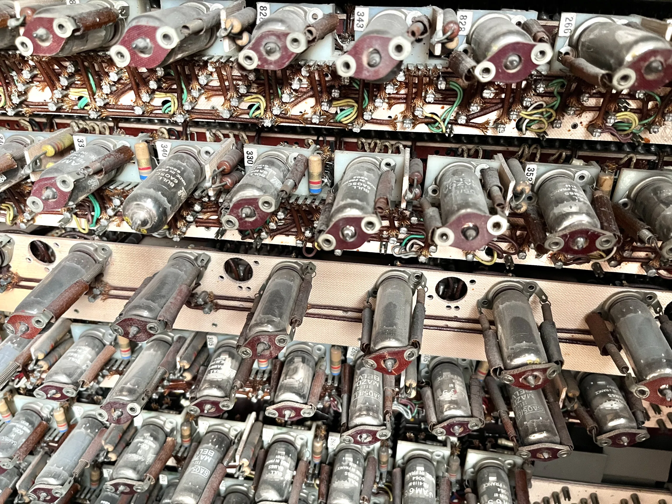 Vacuum tube electronic circuits