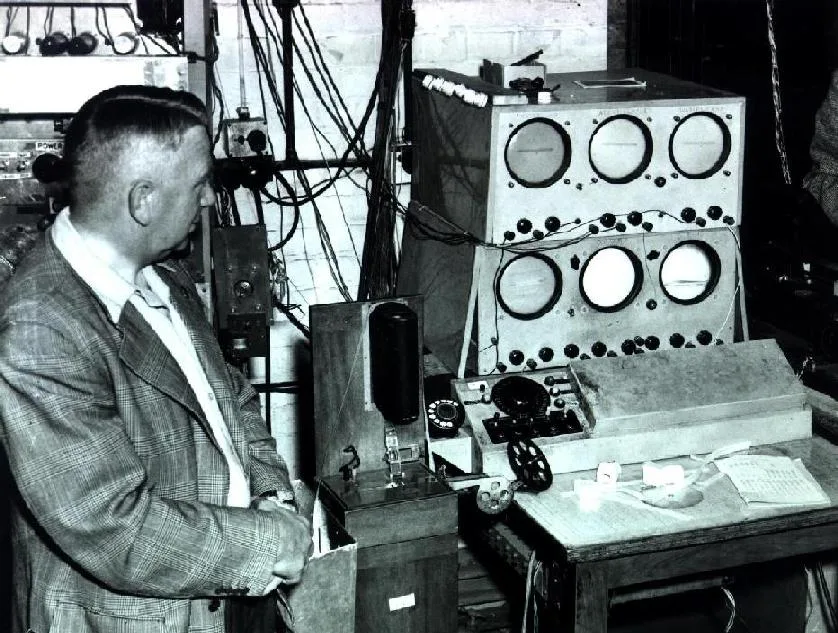 Monitoring desk