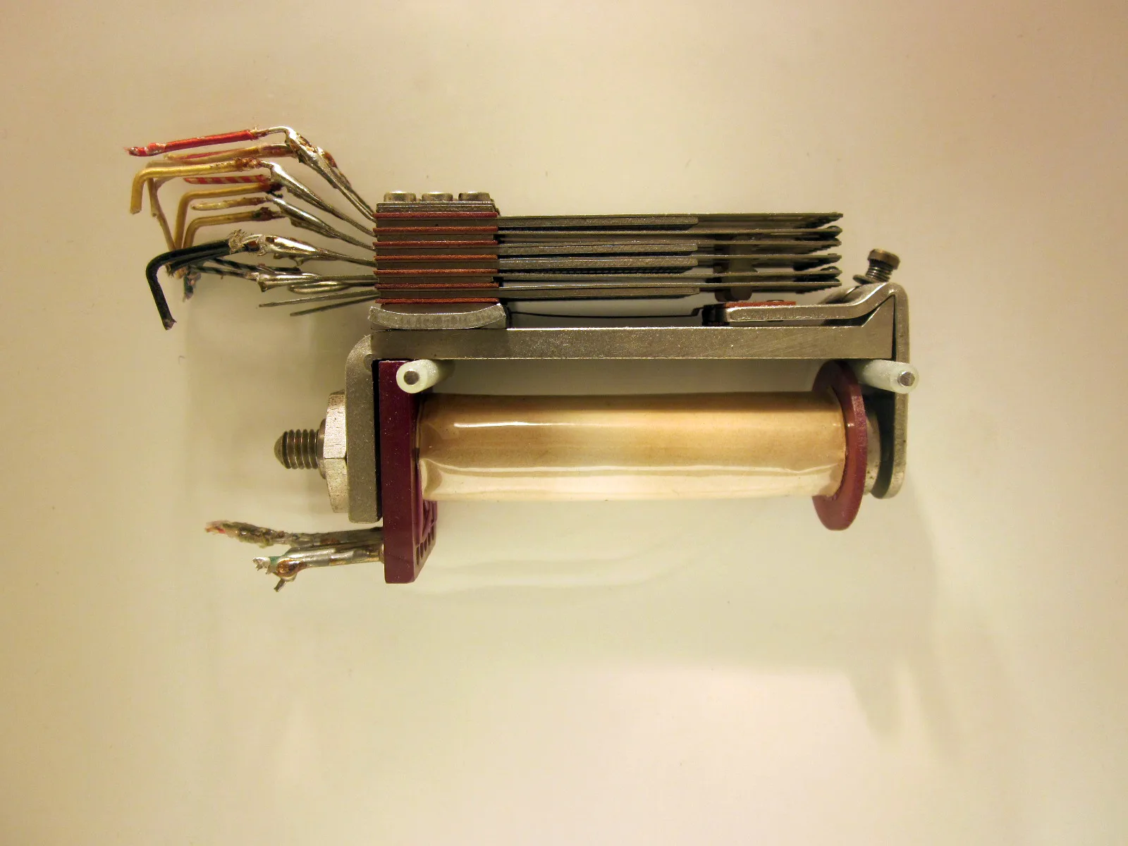 Electromagnetic memory (relays)
